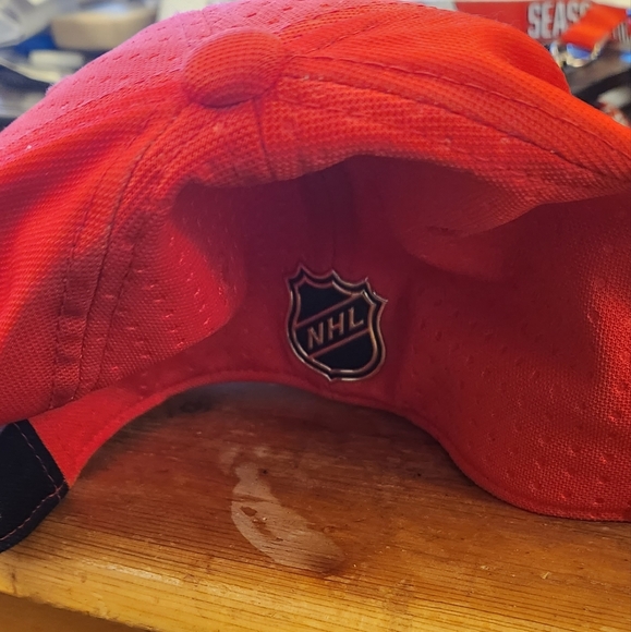 Adidas Calgary Flames Hockey Fights Cancer Hat - Picture 5 of 5